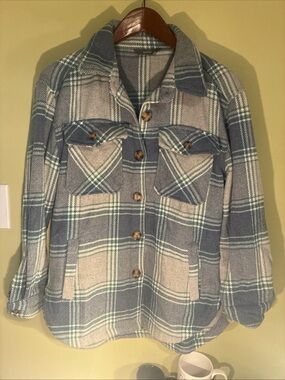 Relaxed Fit Plaid Utility Jacket in Blue and Cream